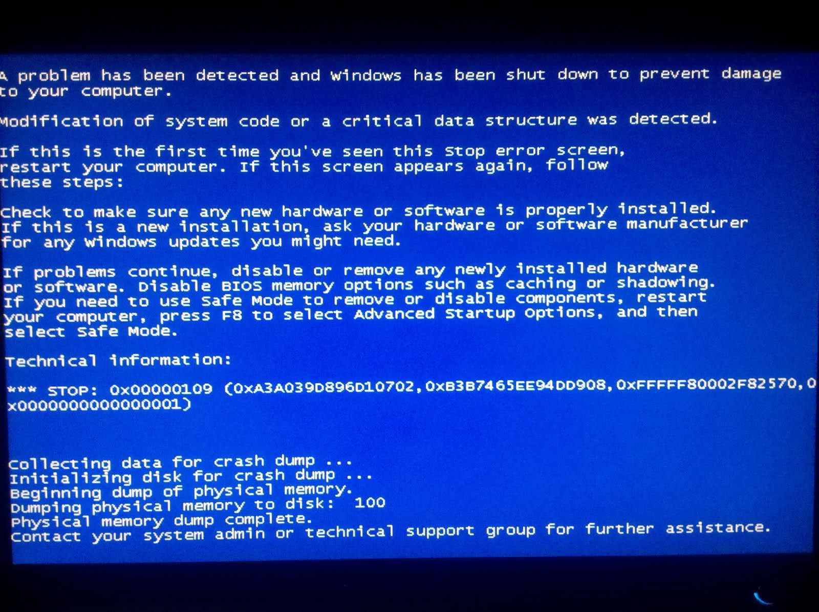 Egyes Windows-felhasználók ezt a hibát jelentették, ami rendszerint a rendszer inicializálása közben jelenik meg a képernyőn: